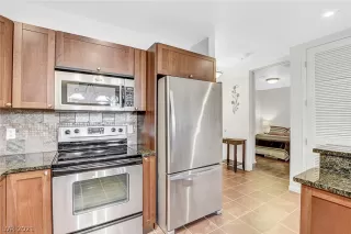 Photo #6: 2357299 Listing