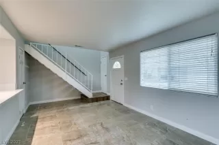 Photo #4: 2357314 Listing