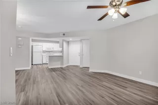 Photo #5: 2357316 Listing 