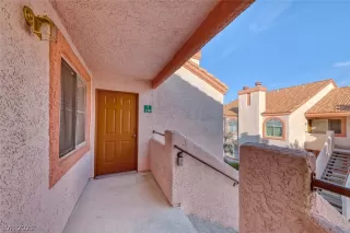 Photo #3: 2357327 Listing