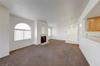 Photo #5: 2357327 Listing