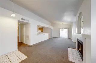 Photo #6: 2357327 Listing