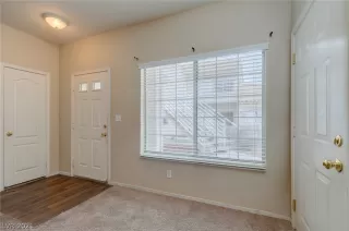 Photo #3: 2357407 Listing