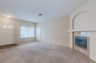 Photo #6: 2357407 Listing