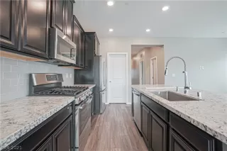 Photo #6: 2357449 Listing 