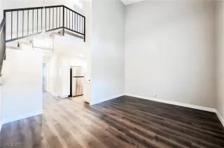 Photo #5: 2357455 Listing 