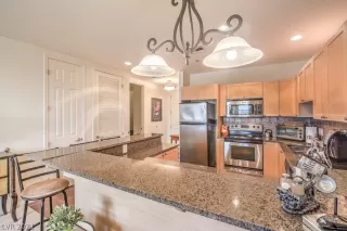 Photo #6: 2357508 Listing