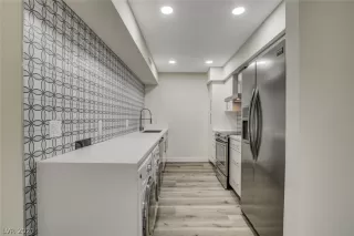 Photo #2: 2357515 Listing