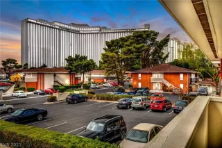 Photo #3: 2357515 Listing