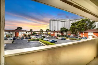Photo #4: 2357515 Listing