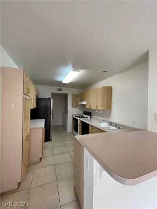 Photo #5: 2357539 Listing 