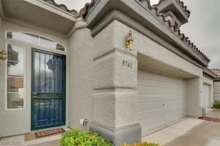 Photo #3: 2357547 Listing