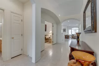 Photo #4: 2357547 Listing