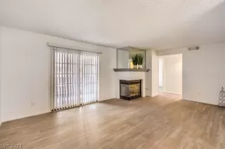 Photo #5: 2357556 Listing