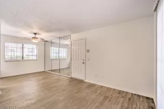 Photo #6: 2357556 Listing