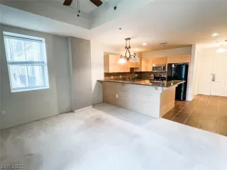 Photo #6: 2357571 Listing