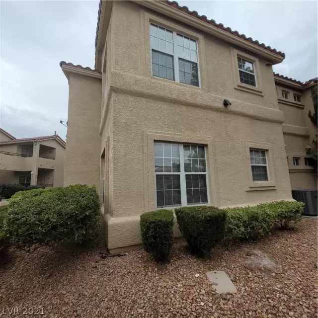 MLS: 2357592 Condo For Sale
