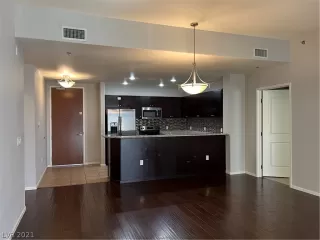 Photo #4: 2357594 Listing