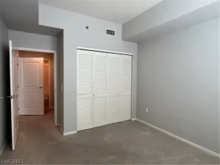 Photo #5: 2357594 Listing