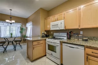 Photo #3: 2357682 Listing