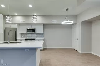 Photo #6: 2357683 Listing 