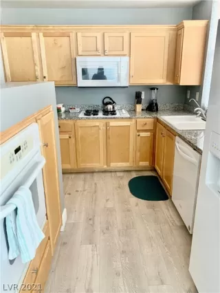 Photo #3: 2357709 Listing