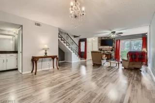 Photo #4: 2357713 Listing