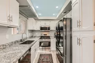 Photo #5: 2357713 Listing