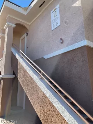 Photo #2: 2357715 Listing