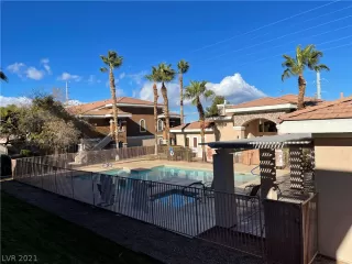 Photo #4: 2357715 Listing