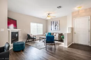 Photo #4: 2357719 Listing