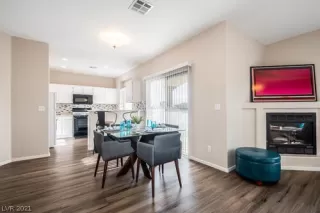Photo #5: 2357719 Listing