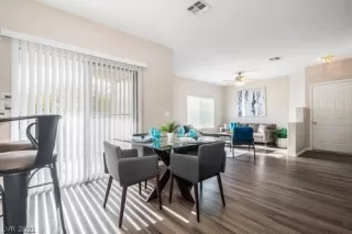 Photo #6: 2357719 Listing