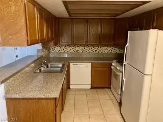 Photo #5: 2357724 Listing