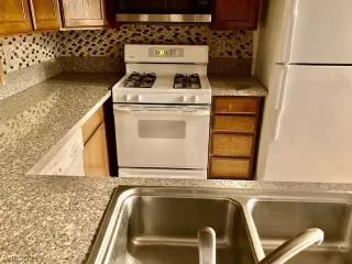 Photo #6: 2357724 Listing