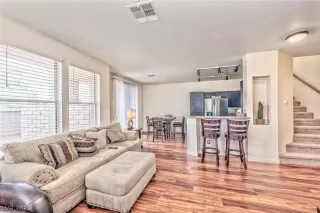 Photo #4: 2357725 Listing 