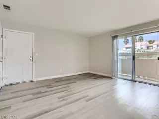 Photo #2: 2357736 Listing