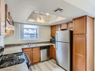 Photo #3: 2357736 Listing