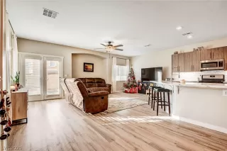 Photo #4: 2357818 Listing 