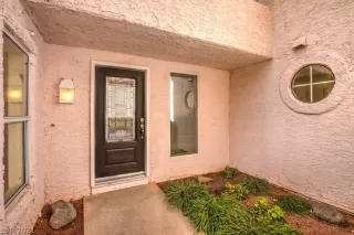 Photo #3: 2357837 Listing