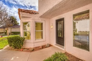 Photo #4: 2357837 Listing