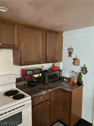 Photo #3: 2357850 Listing