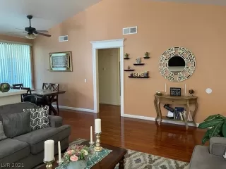 Photo #5: 2357891 Listing