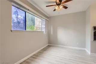 Photo #3: 2357919 Listing