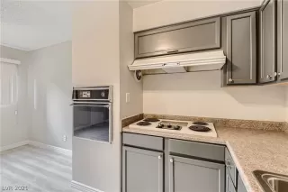 Photo #5: 2357919 Listing