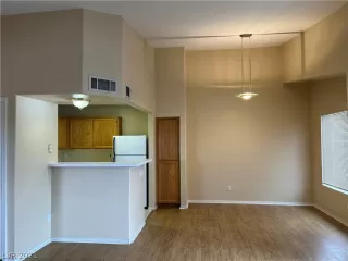 Photo #3: 2357941 Listing 