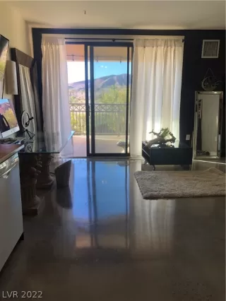 Photo #4: 2357945 Listing 