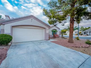 Photo #1: 2357974 Listing