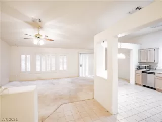 Photo #2: 2357974 Listing