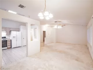 Photo #4: 2357974 Listing